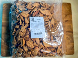 Сыр к пиву: Гренки черные со вкусом буженины