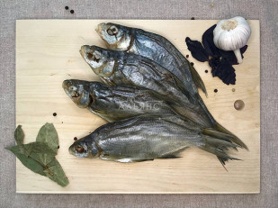 Щупальца кальмара гигантского х/к: Густера вяленая